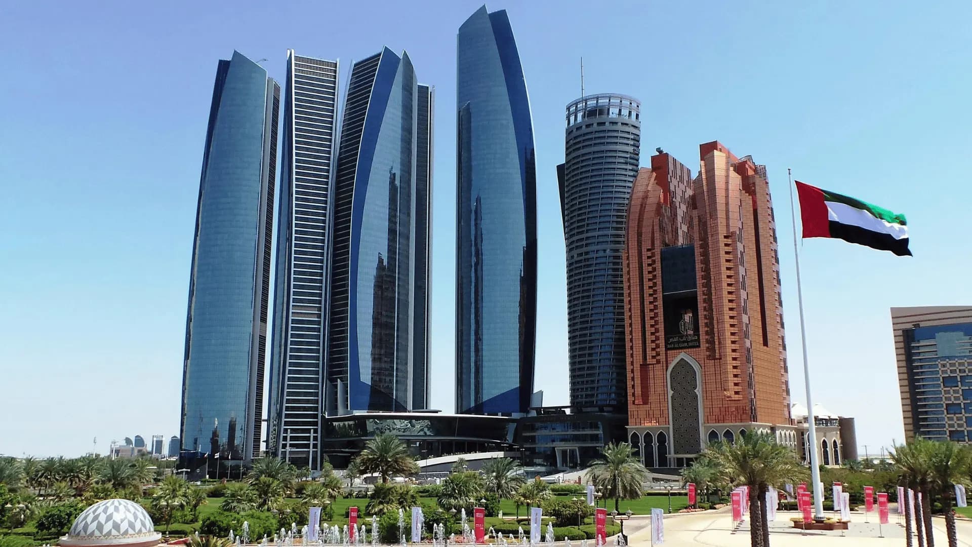 Etihad Towers and Sheikh Zayed Grand Mosque in Abu Dhabi city tour